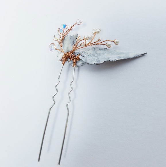 Beautiful flower headpiece hook pearls and cristal - Picture 3 of 4